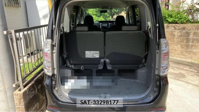 Toyota VOXY 2008-09 8753585-17