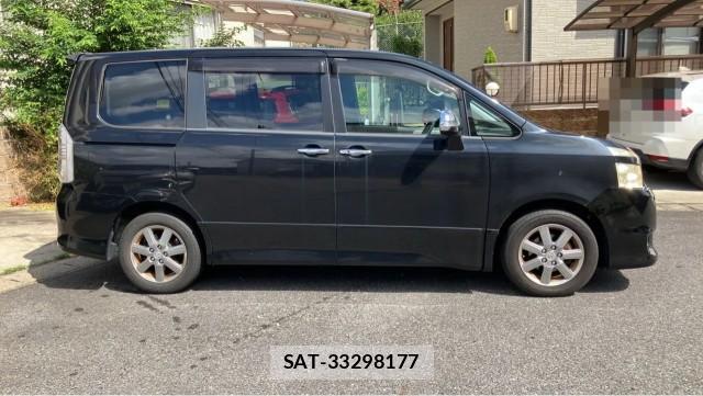 Toyota VOXY 2008-09 8753585-3