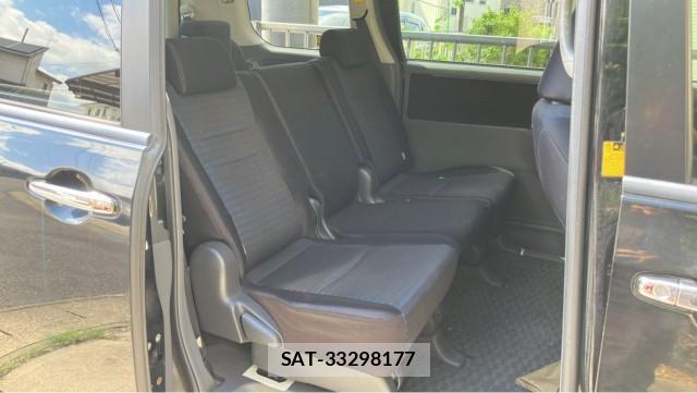 Toyota VOXY 2008-09 8753585-6