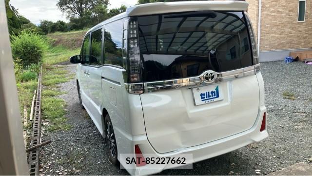 Toyota VOXY 2016-02 8753635-13