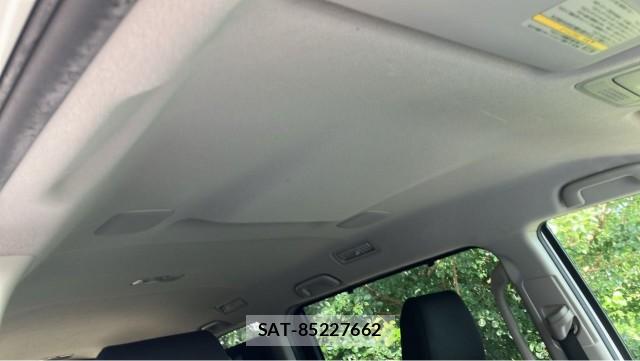 Toyota VOXY 2016-02 8753635-15