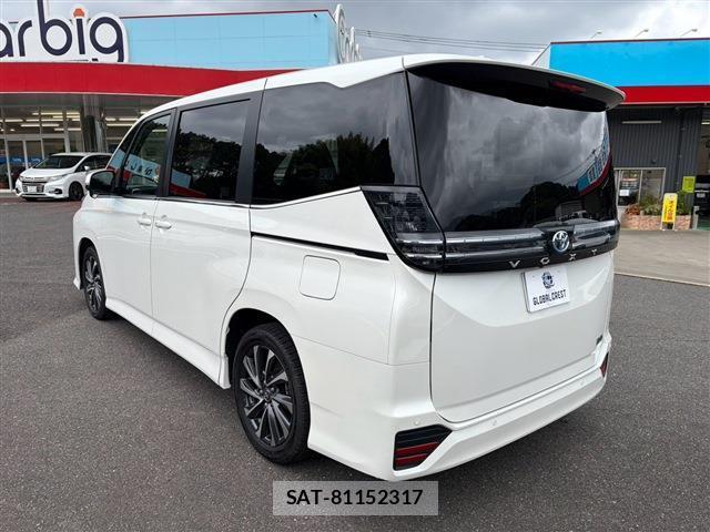 Toyota VOXY 2025-10 8754104-7