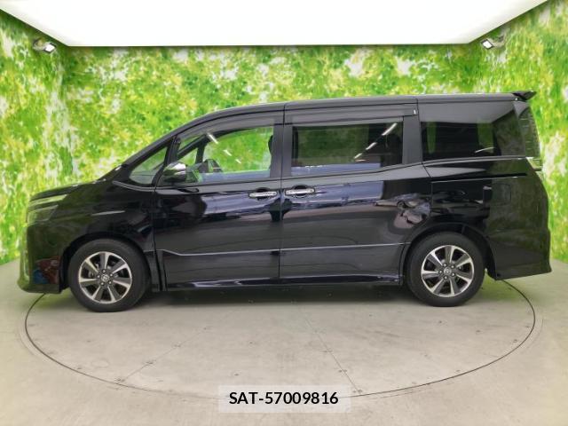 Toyota VOXY 2021-06 8754344-1