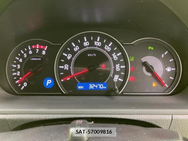 Toyota VOXY 2021-06 8754344-13