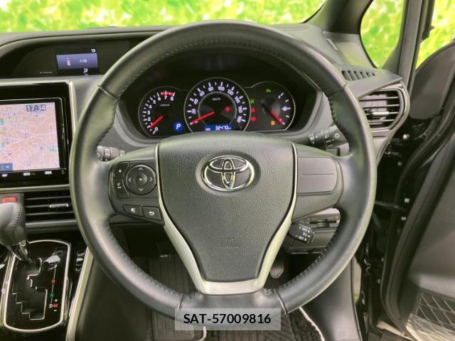 Toyota VOXY 2021-06 8754344-14