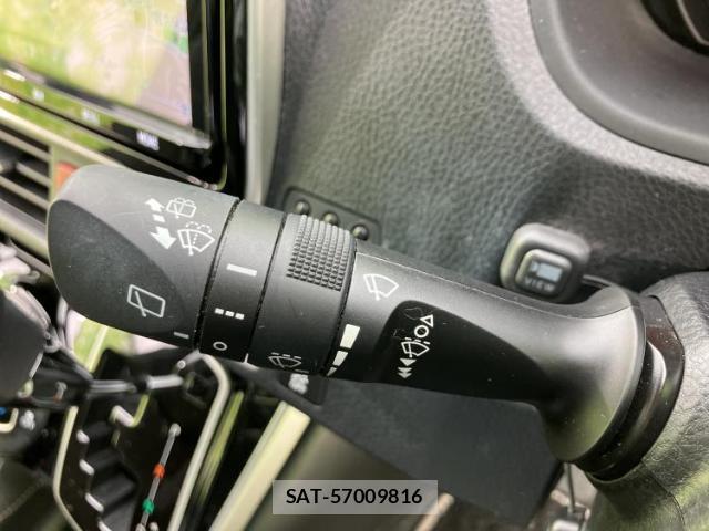Toyota VOXY 2021-06 8754344-16