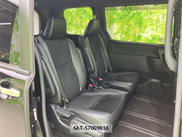 Toyota VOXY 2021-06 8754344-4