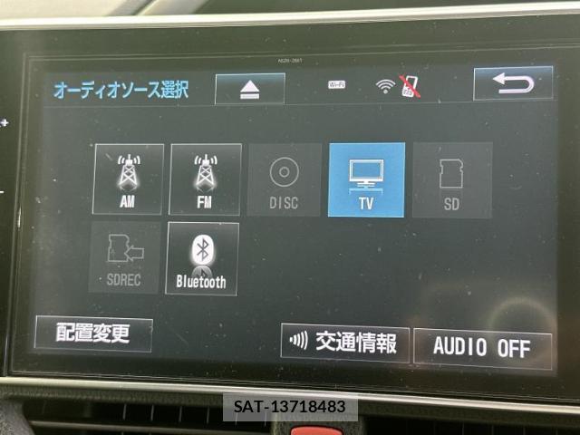 Toyota VOXY 2018-10 8754350-10
