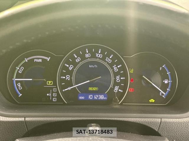 Toyota VOXY 2018-10 8754350-13