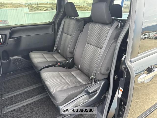 Toyota VOXY 2020-01 8754566-7