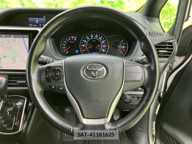 Toyota VOXY 2017-09 8754567-14
