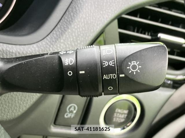 Toyota VOXY 2017-09 8754567-15