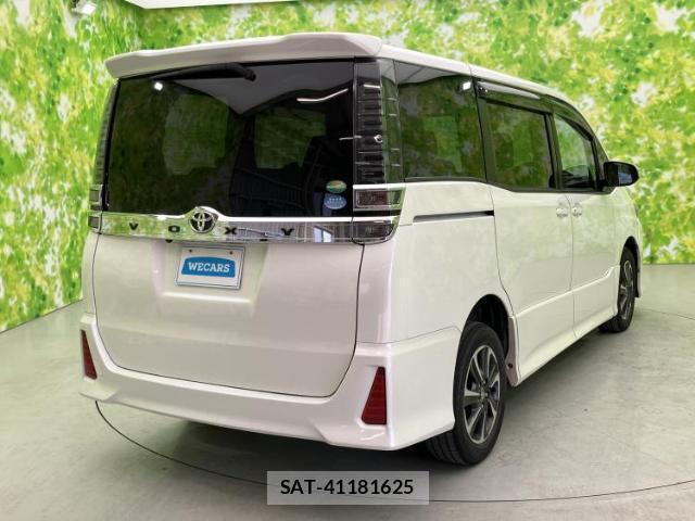 Toyota VOXY 2017-09 8754567-2