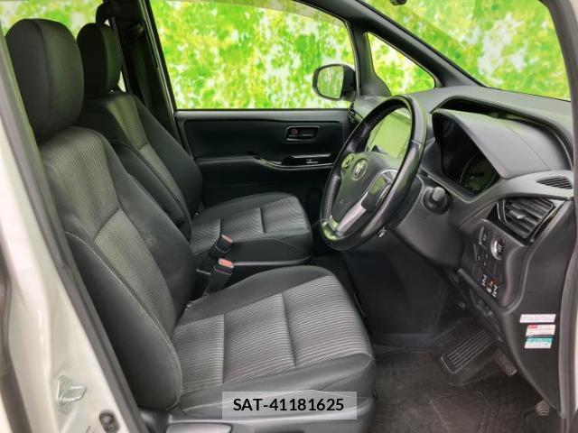 Toyota VOXY 2017-09 8754567-3