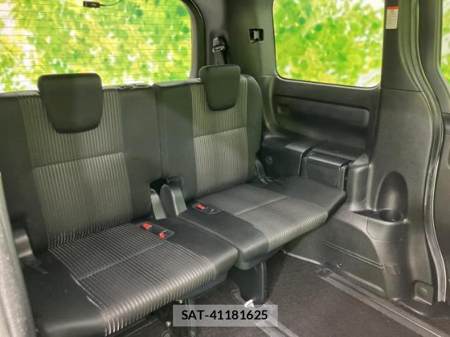 Toyota VOXY 2017-09 8754567-5