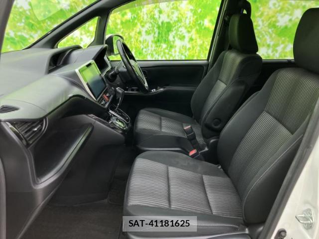 Toyota VOXY 2017-09 8754567-6