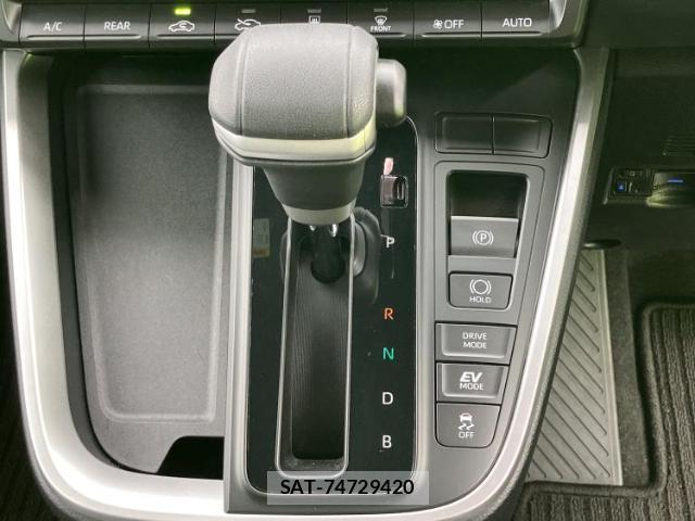 Toyota VOXY 2023-06 8754576-17