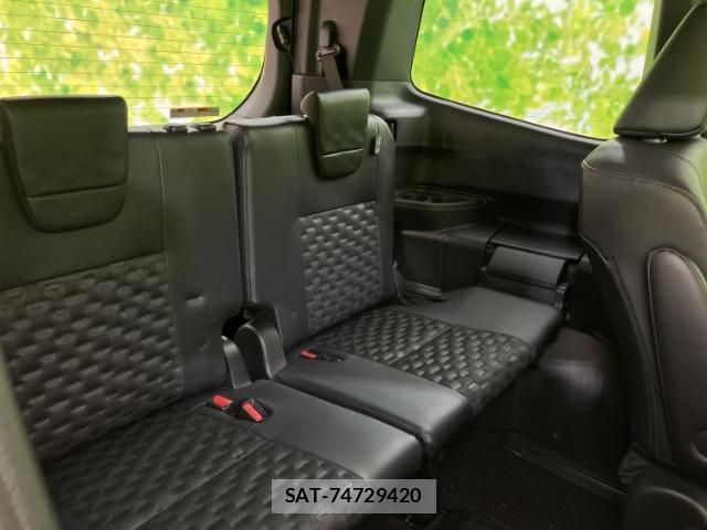 Toyota VOXY 2023-06 8754576-5