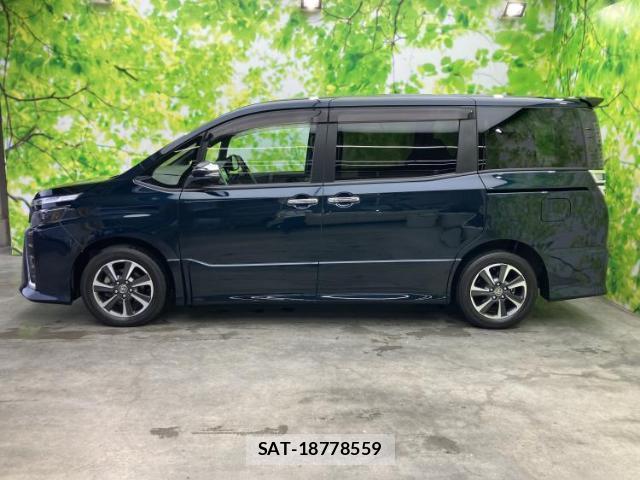 Toyota VOXY 2021-07 8754647-1