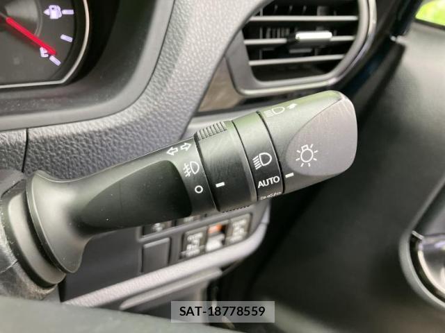 Toyota VOXY 2021-07 8754647-11