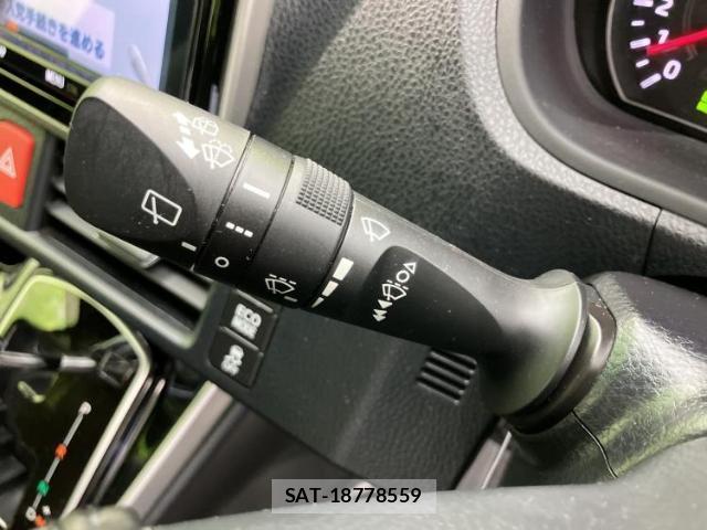 Toyota VOXY 2021-07 8754647-12