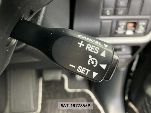 Toyota VOXY 2021-07 8754647-13