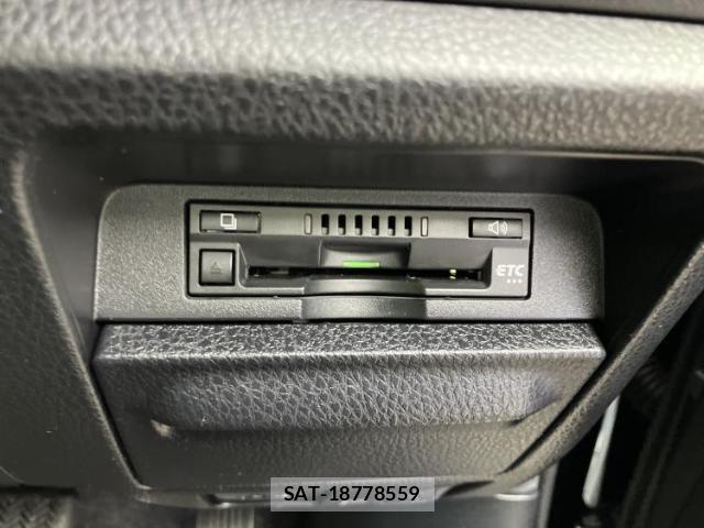 Toyota VOXY 2021-07 8754647-15