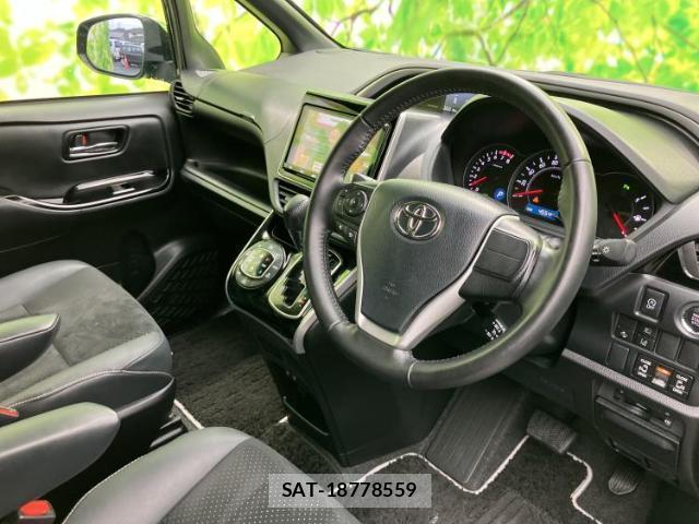 Toyota VOXY 2021-07 8754647-4