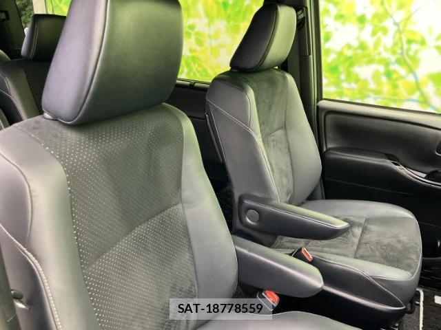 Toyota VOXY 2021-07 8754647-5