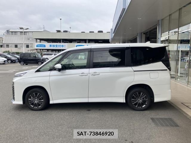 Toyota VOXY 2022-09 8754653-1