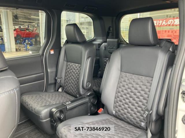 Toyota VOXY 2022-09 8754653-7
