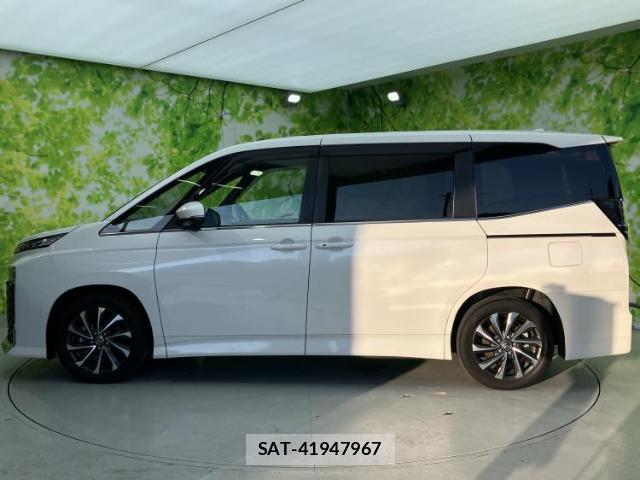 Toyota VOXY 2023-11 8754658-1