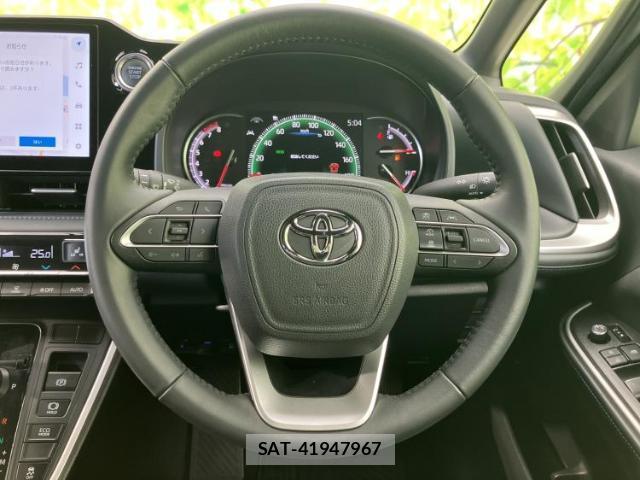 Toyota VOXY 2023-11 8754658-14
