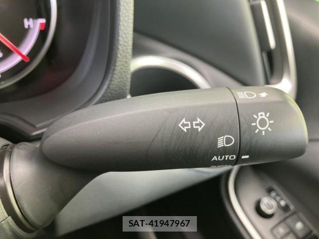 Toyota VOXY 2023-11 8754658-15