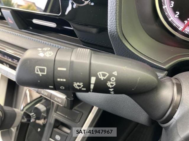 Toyota VOXY 2023-11 8754658-16