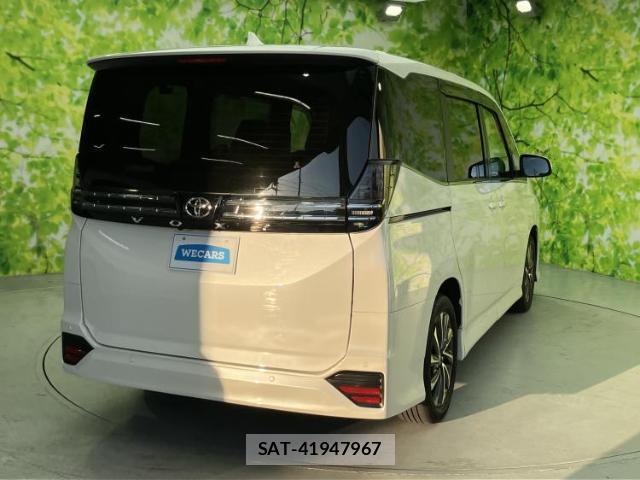 Toyota VOXY 2023-11 8754658-2
