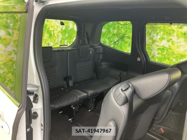 Toyota VOXY 2023-11 8754658-5