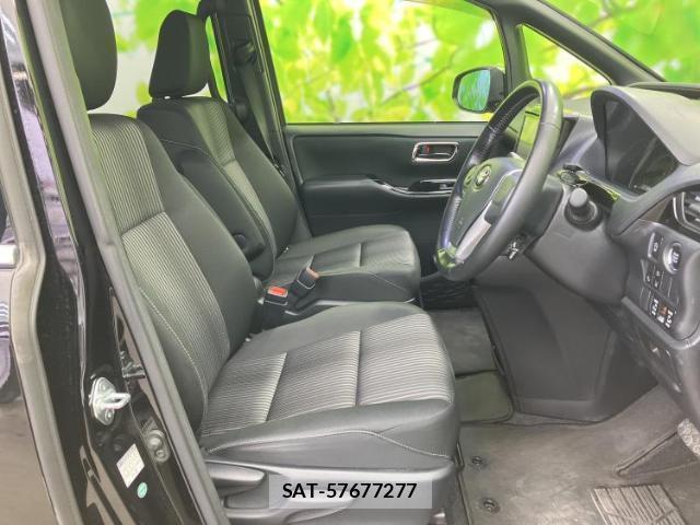 Toyota VOXY 2017-11 8754684-3