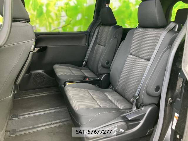 Toyota VOXY 2017-11 8754684-7
