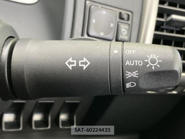 Nissan Wingroad 2013-06 8754603-15