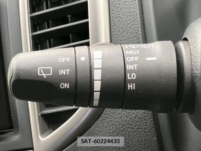 Nissan Wingroad 2013-06 8754603-16