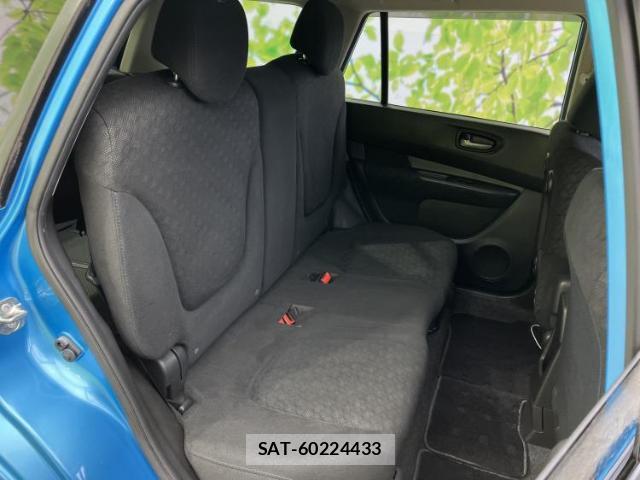 Nissan Wingroad 2013-06 8754603-4