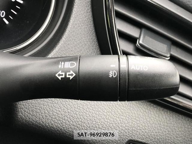 Nissan X-TRAIL 2017-06 8754072-15