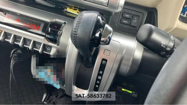 Suzuki X BEE 2018-10 8753552-14