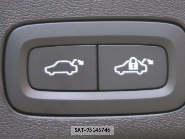 Volvo XC60 2020-07 8752937-5