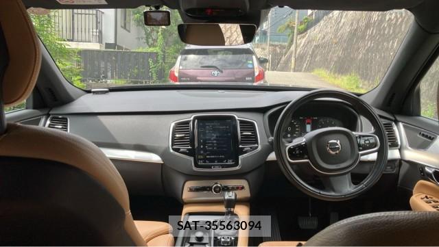 Volvo XC90 2018-06 8753645-2