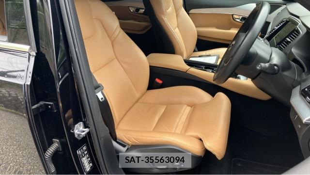 Volvo XC90 2018-06 8753645-5