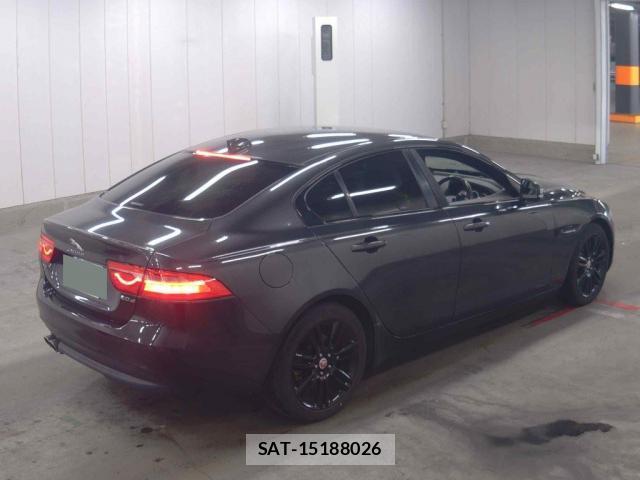 Jaguar XE 2018-09 8754111-4