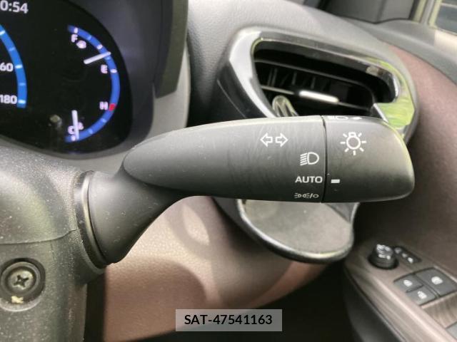Toyota YARIS CROSS 2021-08 8753035-15