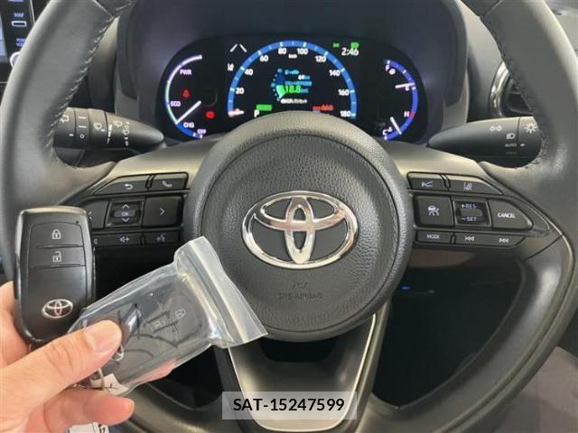 Toyota YARIS CROSS 2021-02 8754585-12